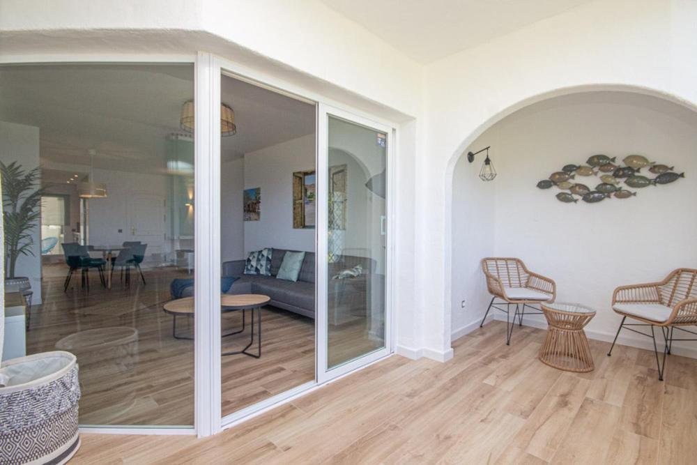 Sitio de Calahonda Wonderful 2 Bed Apartment With Stunning Sea Views מראה חיצוני תמונה